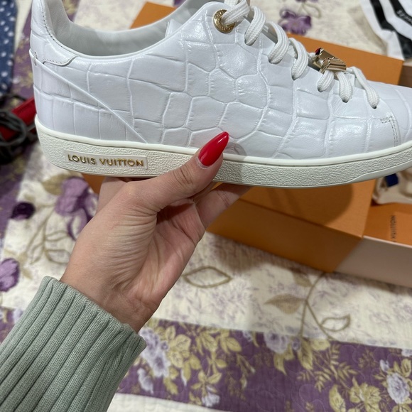 LOUIS VUITTON sneakers - Picture 5 of 7